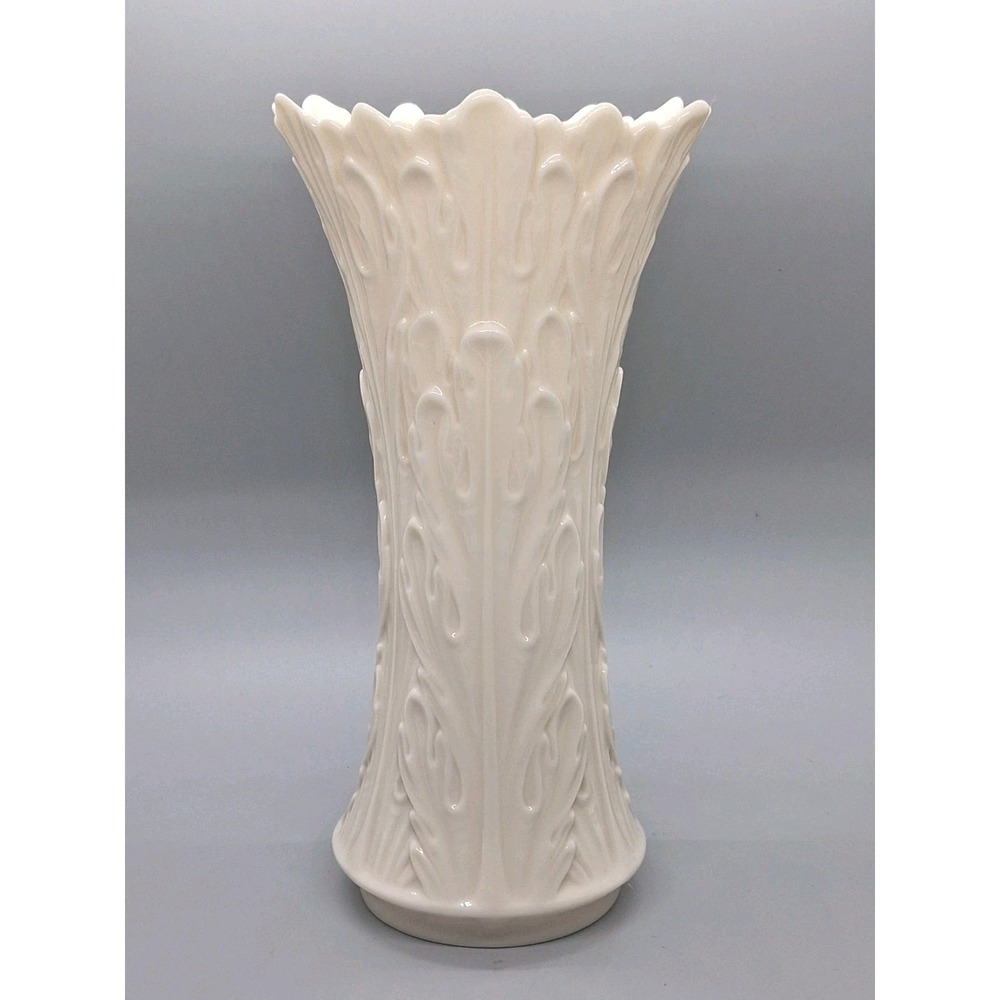 VTG Lenox Woodland 8.5/8" Porcelain Ivory Vase Embossed Acanthus Leaves